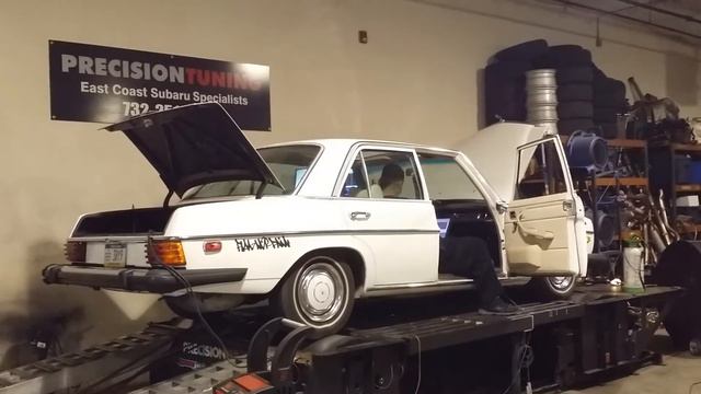 Dyno tuning 1974 Mercedes Benz 240 d with a 2jz swap. смотреть онлайн