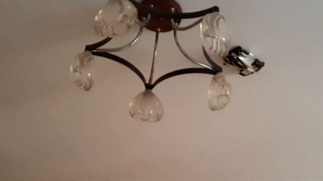 Машинка ездит по потолку и по стене смотреть онлайн