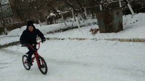 Зимний дрифт на BMX)
