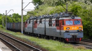 Только с ремонта великолепный электровоз ВЛ80с-1713 выходит из Батайска