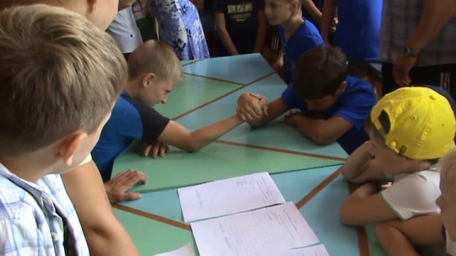 АрмРестЛинг смотреть онлайн