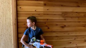 Nerf Game Siren Head and SCP vs Nerf Family Скромник и Сиреноголовый против Нерф