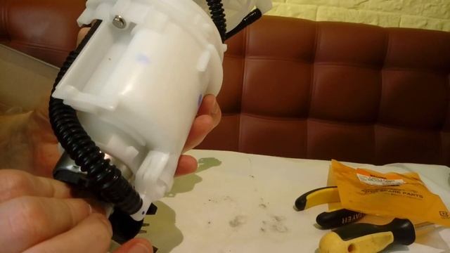 Замена фильтров в топливном модуле HONDA FIT SHUTTLE / FIT / JAZZ смотреть онлайн