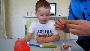 Надуваем пластиковые пузыри / Пузыри из тюбика /  Fun with Slimy Bubbles Toys