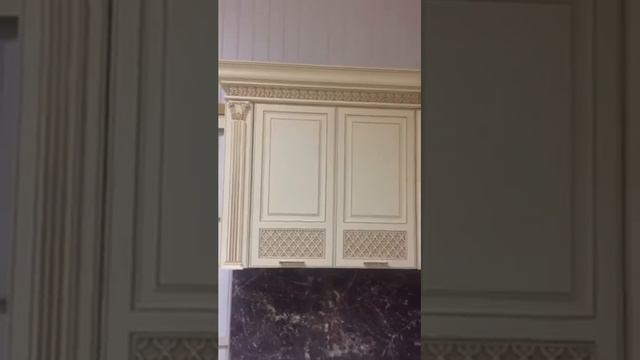 Кухня Валенсия угловая 4200х1650 бежевый с золотой патиной Левада мебель.