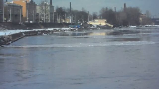 В ледоход на сноуборде по Неве!!! 18.03.2014 Snowboard.Ice drift смотреть онлайн