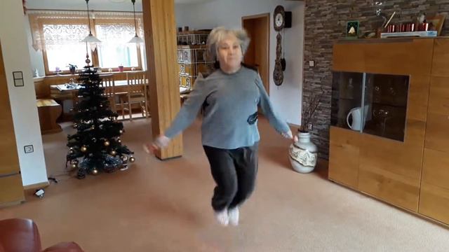 Бабушке 81 год смотреть онлайн