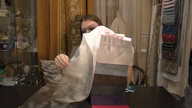 #607. Идеи красивых штор для светлой спальни с ярким принтом