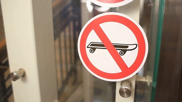 Бедная студентка против богатой!