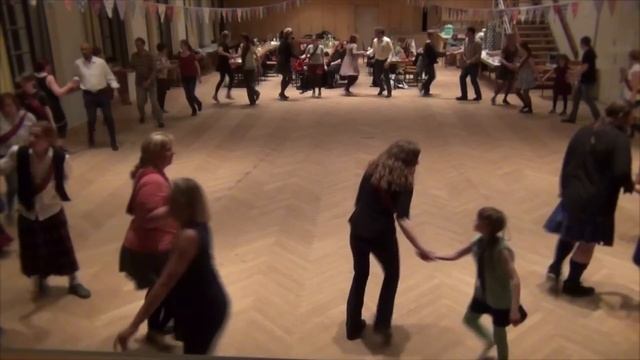 Traditional English Barn Dance смотреть онлайн