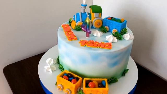 Торт с паровозиком