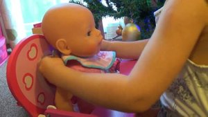 ♥ BABY BORN – обзор куклы. Кушает, плачет и купается. Baby Born doll review