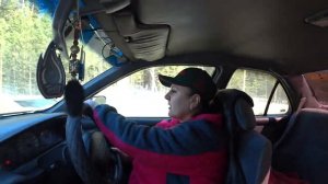 Прокатилась на Сани подружки.