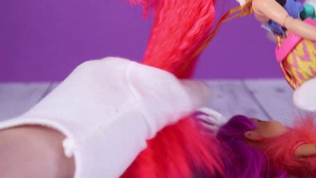 Роралай из ?Cave Club? | Подробный обзор на куклу | Пещерный клуб на русском смотреть онлайн