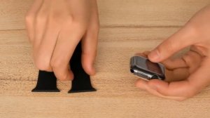 Легко и просто одеваем прозрачный силиконовый чехол на экран умных часов Apple Watch