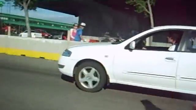 Pique Renault Megane v/s Renault Samsung SM3 LE 1.6 смотреть онлайн