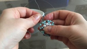 МК   НОВОГОДНЯЯ СНЕЖИНКА ИЗ  БУСИН  СВОИМИ  РУКАМИ