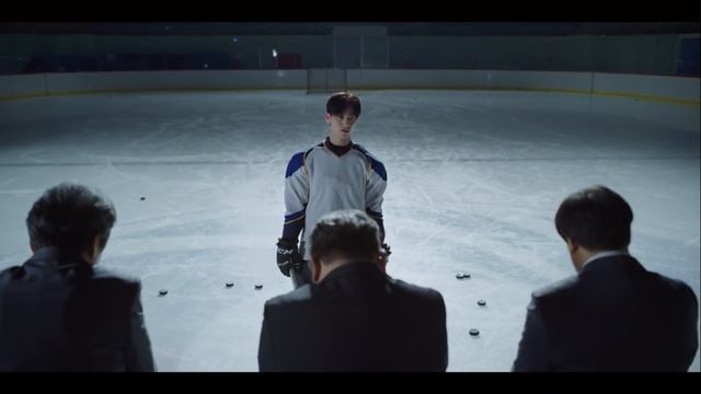 jang hanseo being a himbo | vincenzo (kwak dongyeon) смотреть онлайн