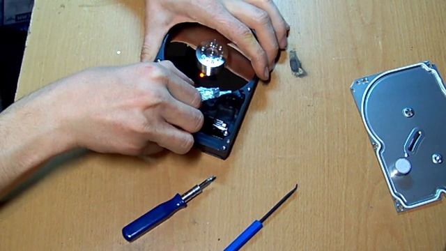 Своими руками - как достать магнит из жёсткого диска смотреть онлайн