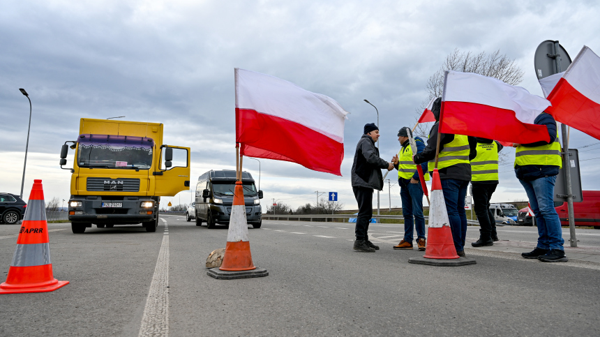Скандал между Украиной и Польшей набирает обороты