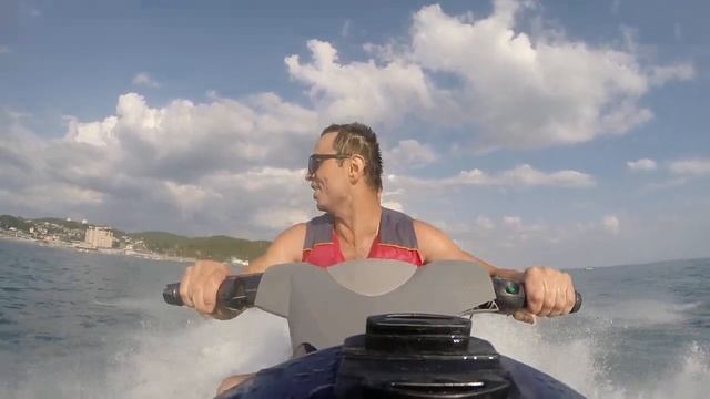 Первый раз на гидроцикле смотреть онлайн