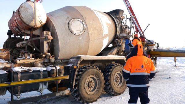 В Новом Уренгое начали заливку фундамента будущих хирургического и радиотерапевтического корпусов
