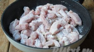 Бефстроганов из свинины со сметаной