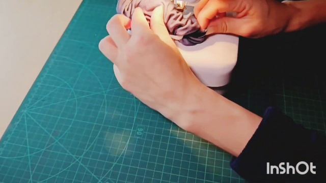 Make an easy hair band.Scrunchie Tutorial. Об'ємна резинка для волосся. смотреть онлайн