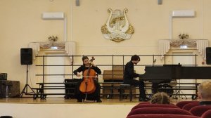 Бах ,"Концерт для виолончели с оркестром До минор "1 часть.
