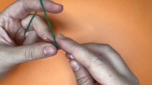 Вяжем лист остролист крючком для декора игрушки или броши