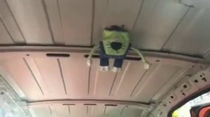 Разобрали, сняли потолок на Ford EcoSport, что видим - полное отсутствие шумки на крыше