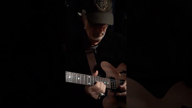 Epiphone Dot Studio Guitar, jam 252 смотреть онлайн