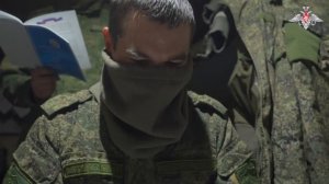 Военнослужащие в зоне СВО читают письма от детей школы при посольстве РФ в США