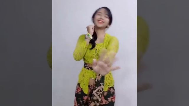 Tik tok bukan cinta biasa fersi tari bali (Ayu puspa) 😍