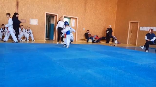 ДЮСШ 3 Ирина дебют бой 4 (11.2019) смотреть онлайн