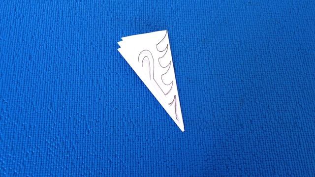 Как просто вырезать красивые снежинки из бумаги. Узоры для снежинок. Paper snowflake. Снежинки.