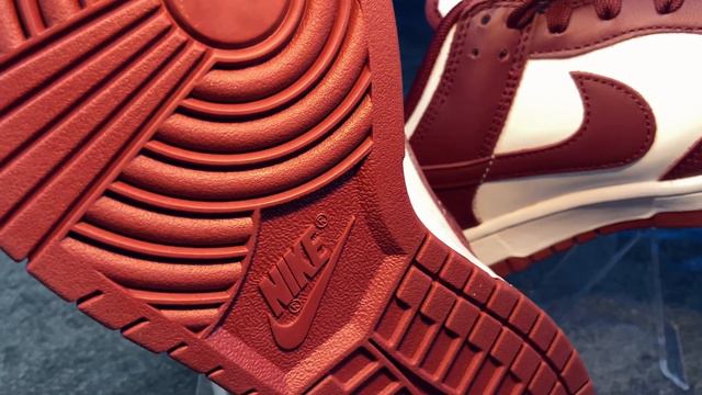 NIKE DUNK LOW 'TEAM RED' DETAILED & ON-FOOT смотреть онлайн