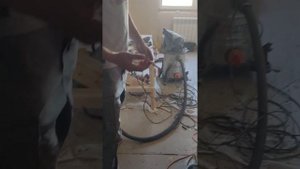 Люк из керамогранита на магнитах.
