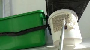 Монтажную пену заливать в труднодоступные места.