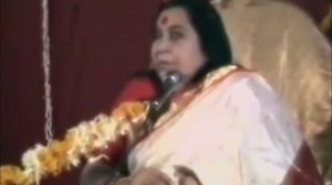 1990 год, 21 декабря. Пуджа шри МахаЛакшми. "Знание Духа - это основа всего".(Колапхур. Индия).