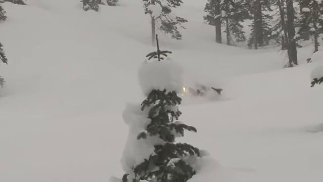 Невероятные трюки на снегоходе | НА ГРАНИ СМЕРТИ смотреть онлайн