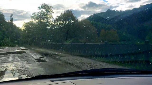 Дорога в никуда...город оставленный людьми...призраки прошлого и горы. Акармара.Абхазия.10.2021 смотреть онлайн