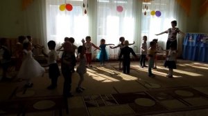 Парный танец в младшей группе "Потанцуй со мной, дружок"