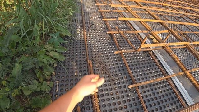 Плитный фундамент своими руками: гидроизоляция, армирование смотреть онлайн