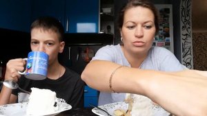 ВЛОГ ПРОБУЕМ СЫРНЫЙ торт/ПЕРВЫЙ УЧЕБНЫЙ день СЫНА