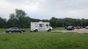 Вкусная мечта —фургончик с мороженым «Ice cream”