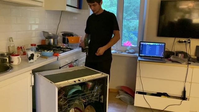 Где находить посудомоечная машина Горенье поплавок видео. В посудомойке сломались держатели решетки тарелок. Можно ли сломать посудомойку открыв крышку.