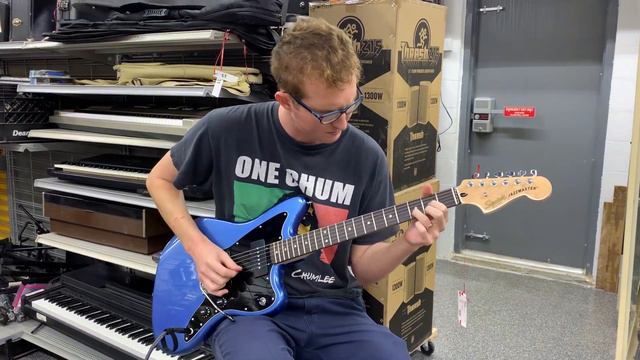 Squier Jazzmaster смотреть онлайн