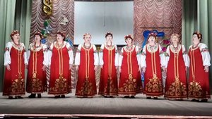 Народный ансамбль народной песни "Горлица" - "Я за деревню побегу"