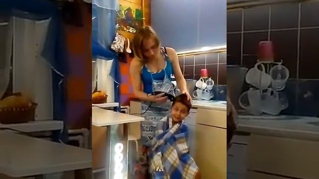 Веселая стрижка!!! Вариант второй!!!))) Смешные и многодетные!!! смотреть онлайн